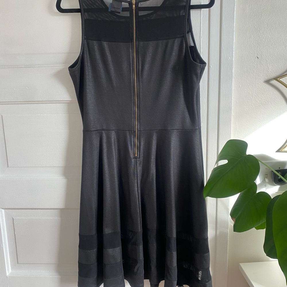 Black Large sleeveless dress with a-line skirt and mesh details